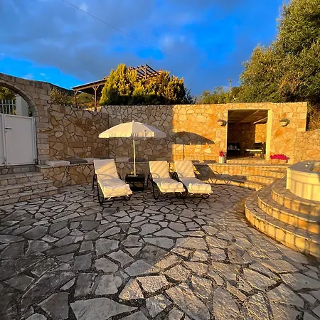 Kaminia Rose Private Pool&jacuzzi